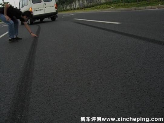 你必须学!10招安全驾驶技巧