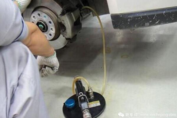 更换刹车油刹车可能偏软，那值得更换吗？