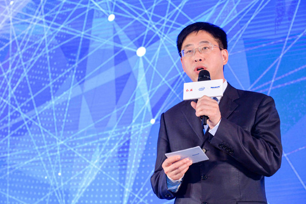 英特尔、东软集团、一汽红旗共同发布智能驾