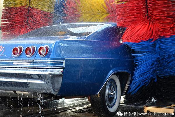机器洗车和人工洗车哪种对车子保护更好？
