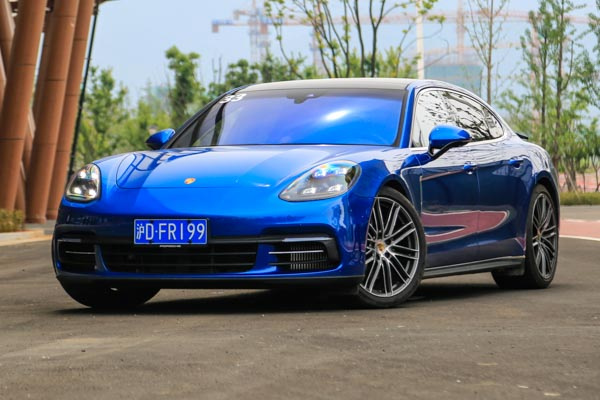 保时捷全新Panamera 4S首试：论豪华存在感