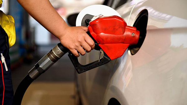 6月25日24时起,新一成品油调价窗口开启:每吨汽油,柴油均下调55元
