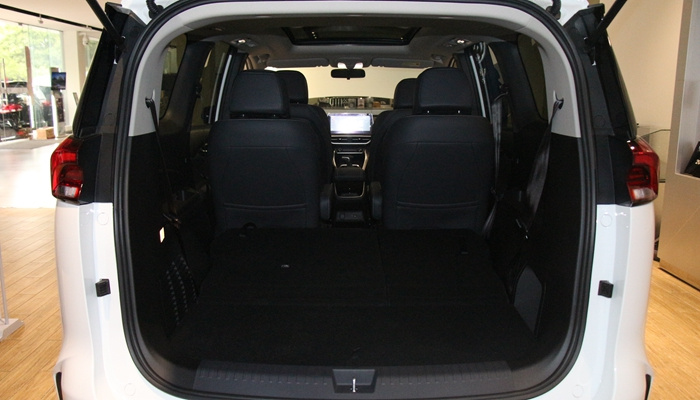 上汽大通g50实拍百变选装的家用mpv