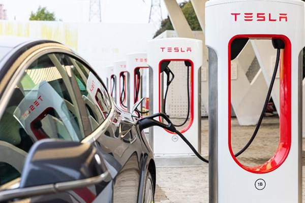 最大功率达350kw特斯拉透露将推出v4超级充电桩