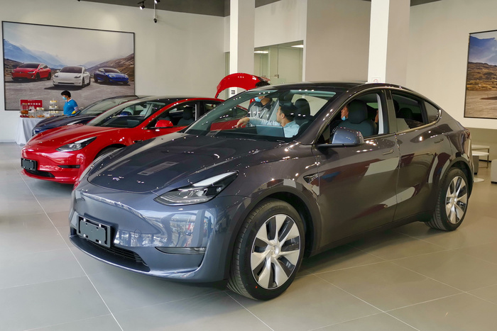 特斯拉model y实拍:比model 3大10%,实用性提升100%!