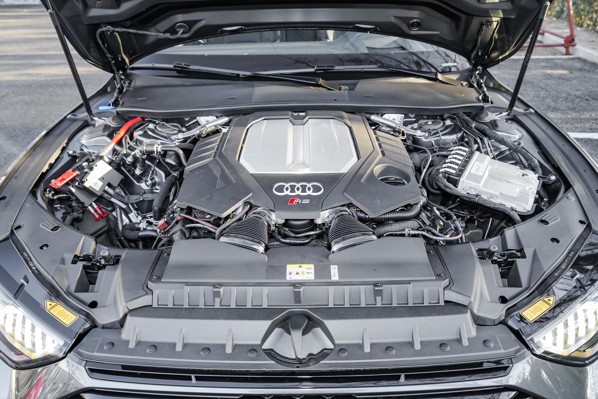 试驾奥迪rs7:4.0t v8双涡轮,运动豪华我全要