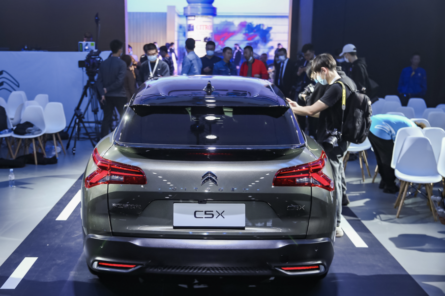 中文名"凡尔赛",雪铁龙最新车型c5x发布