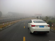 大雾天开博瑞准备试车耐力赛