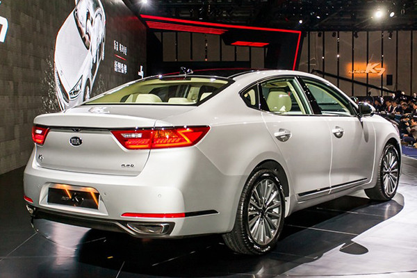 第二代起亚k7韩国亮相17万元起售性价比是撒手锏