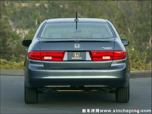 这一代雅阁首次出现了混合动力型号(美版车型),雅阁hybrid是本田