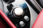 F Sport比低配200t多了AV主动悬挂，因而增加了驾驶模式选择旋钮。