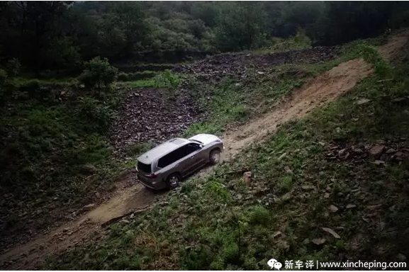 遭遇LX570爬坡跳挡这种事，车评人应该做什么？