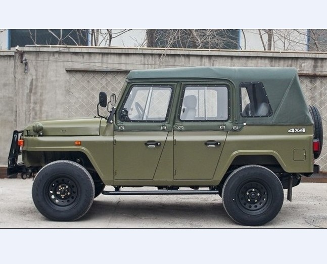 255楼 我们以前学车用的北京吉普,还是敞篷的,看位置特敞亮,扭头就行