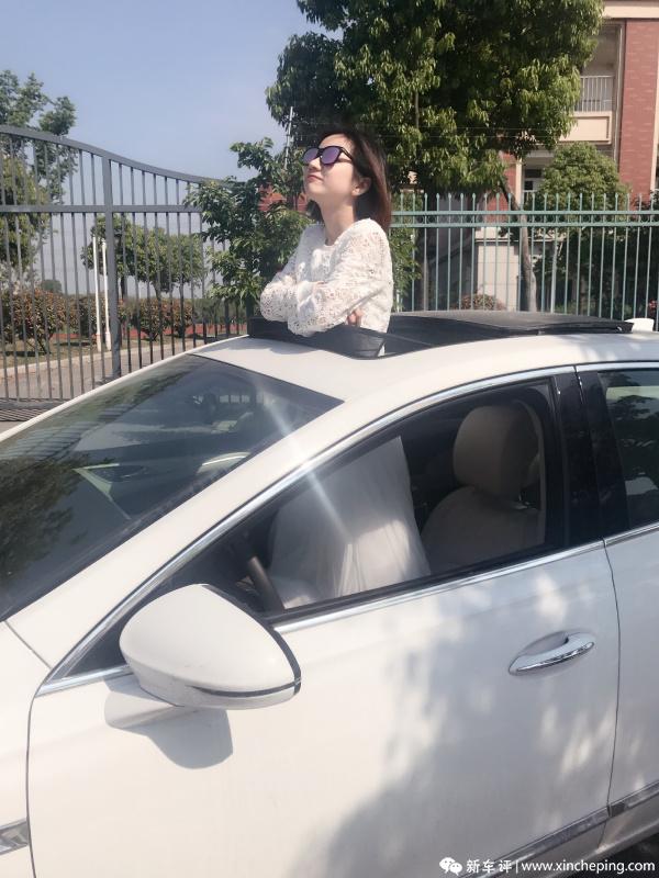 大老婆和小老婆的日常生活照