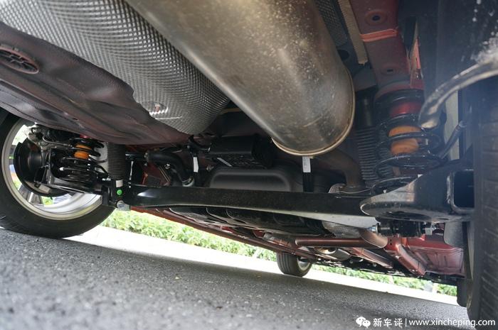 绅宝D50首试:萨博底盘德奔背书,却出了一个性价比好手 绅宝D50首试:萨博底盘德奔背书,却出了一个性价比好手