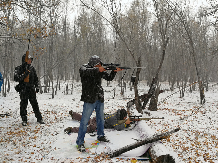 蒙古国狩猎途中,感受一半是秋一半是冬的美景