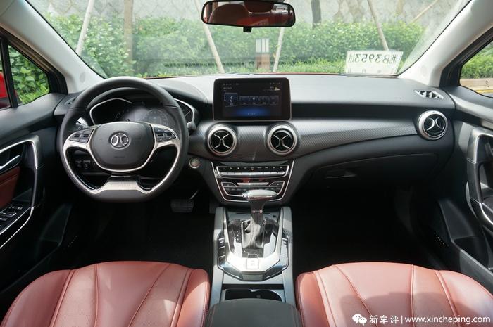 绅宝D50首试:萨博底盘德奔背书,却出了一个性价比好手 绅宝D50首试:萨博底盘德奔背书,却出了一个性价比好手