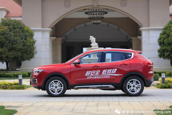 哈弗H4 1.5T首试:H6缩小版,H2s放大版 哈弗H4 1.5T首试:H6缩小版,H2s放大版