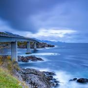 新款路虎揽胜值得等么？屏什么比BBA贵那么多？