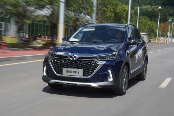 北汽绅宝智行首试：2.0时代瞄准哈弗H6，实力够不够？