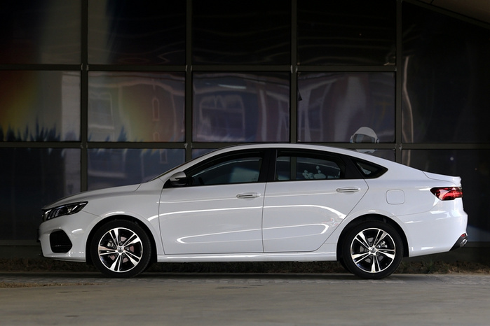 缤瑞首试:吉利的车海战术,怎么打差异化? 缤瑞首试:吉利的车海战术,怎么打差异化?