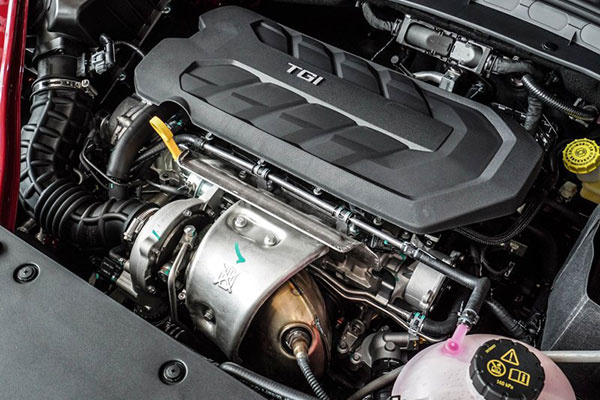 0t(30t)两款发动机,最大功率分别为169马力和231马力,传动方面,与两款