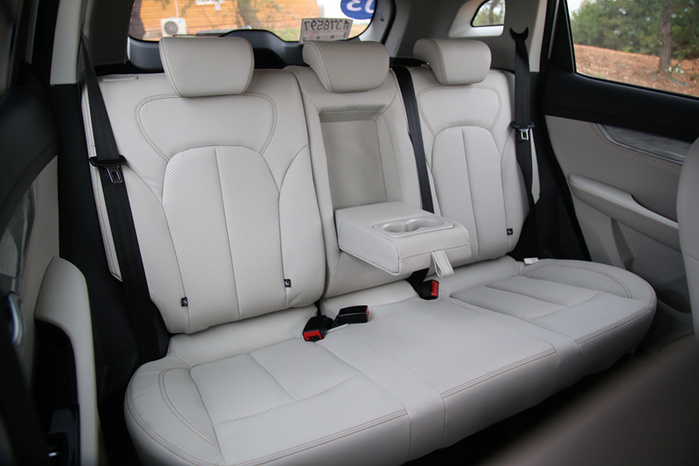 汉腾X5 EV首试:有副好架子,底盘也不错 汉腾X5 EV首试:有副好架子,底盘也不错