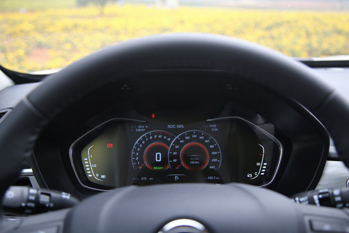 汉腾X5 EV首试:有副好架子,底盘也不错 汉腾X5 EV首试:有副好架子,底盘也不错