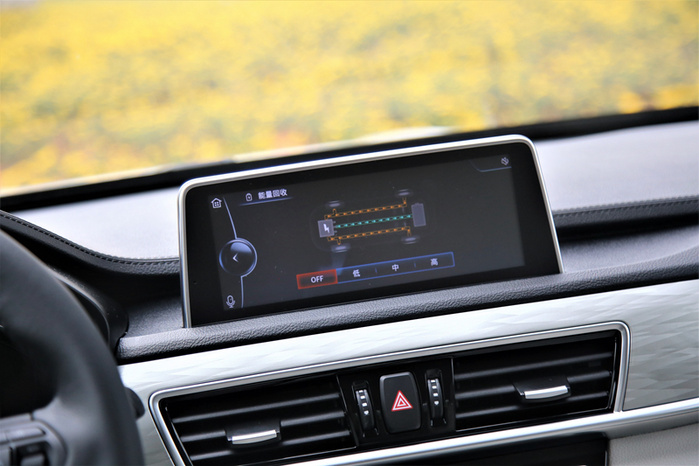 汉腾X5 EV首试:有副好架子,底盘也不错 汉腾X5 EV首试:有副好架子,底盘也不错