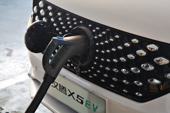 汉腾X5 EV首试:有副好架子,底盘也不错 汉腾X5 EV首试:有副好架子,底盘也不错