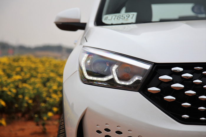 汉腾X5 EV首试:有副好架子,底盘也不错 汉腾X5 EV首试:有副好架子,底盘也不错