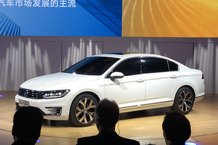或搭1.4T+电动机,一汽-大众迈腾GTE概念车亮相 或搭1.4T+电动机,一汽-大众迈腾GTE概念车亮相