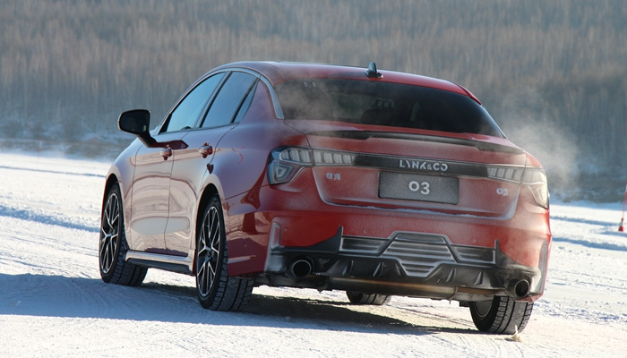 领克全系冰雪试驾:-25℃下的失控快感 领克全系冰雪试驾:-25℃下的失控快感