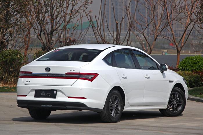 秦Pro手动超能版首试:“手动”给你点个赞 秦Pro手动超能版首试:“手动”给你点个赞