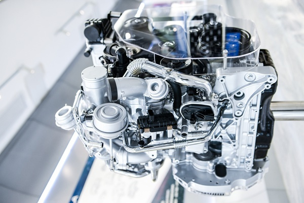 受制于国内的用车环境不同,在国内使用的汽车绝大部分都是汽油版的,此