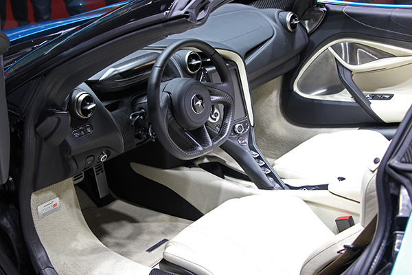 上海车展实拍之迈凯伦720s spider:文末我提了个缺点