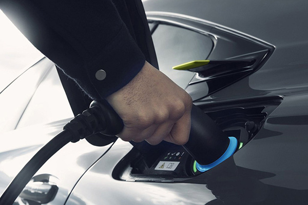 对标奔驰C43/奥迪S4,标致508运动版推混动车型 对标奔驰C43/奥迪S4,标致508运动版推混动车型