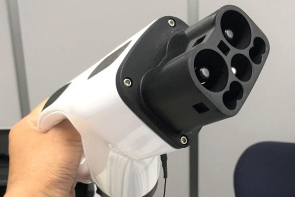 功率远超特斯拉超充,CHAdeMO展示与中国共同研发快充枪 功率远超特斯拉超充,CHAdeMO展示与中国共同研发快充枪