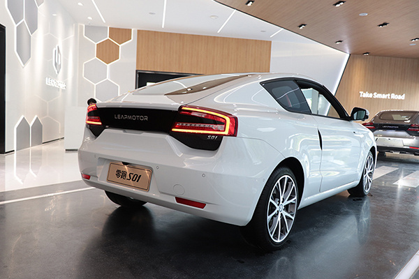 NEDC����451km ����S01 460����12.99-14.99��