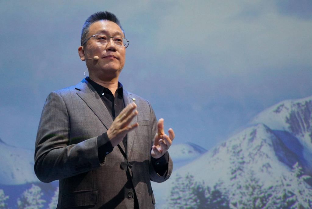 团队,包括威马汽车联合创始人,首席运营官侯海靖(原吉利汽车副总裁)