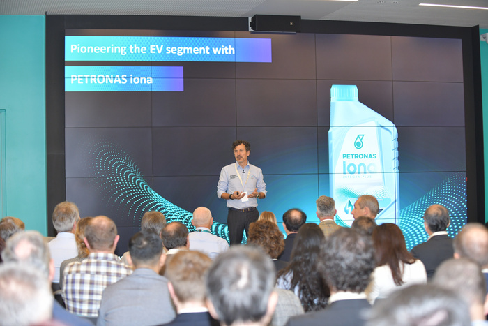 马石油润滑油国际电动车油液技术发展论坛在意大利举办