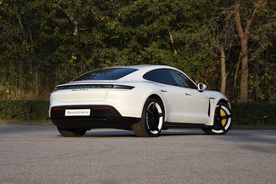 车顶可升降，踏板可伸缩，保时捷申请可调式车顶等专利