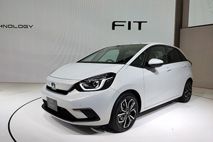 情怀不能当销量，日版新飞度取消手动挡