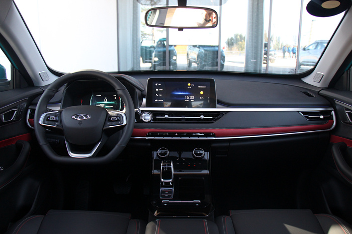 全新一代瑞虎7首试:“7”上年轻,“8”下稳重 全新一代瑞虎7首试:“7”上年轻,“8”下稳重