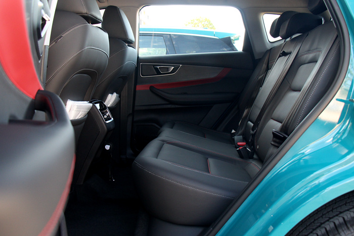 全新一代瑞虎7首试:“7”上年轻,“8”下稳重 全新一代瑞虎7首试:“7”上年轻,“8”下稳重