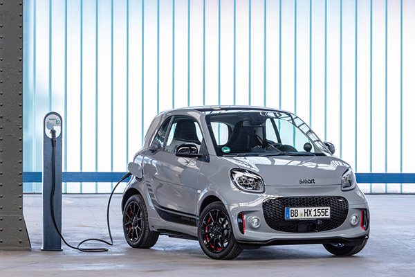 吉利控股与梅赛德斯-奔驰正式成立smart品牌全球合资公司 吉利控股与梅赛德斯-奔驰正式成立smart品牌全球合资公司