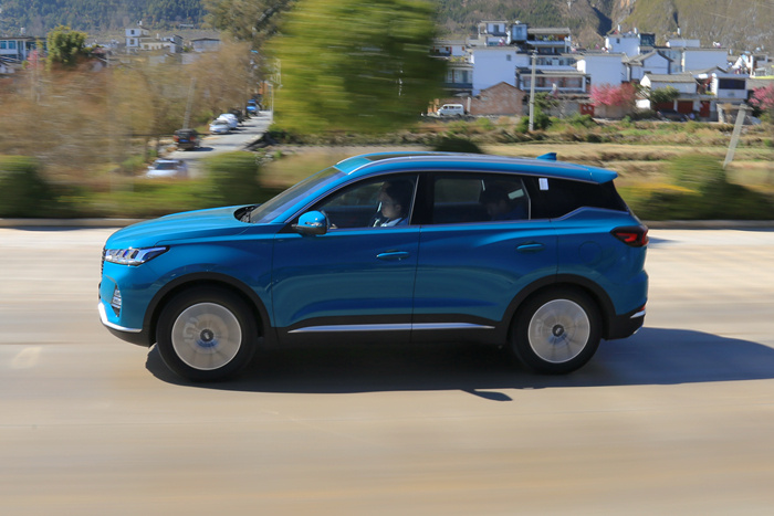 全新一代瑞虎7首试:“7”上年轻,“8”下稳重 全新一代瑞虎7首试:“7”上年轻,“8”下稳重