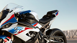 新摩:宝马为S1000RR推出M Performance套件
