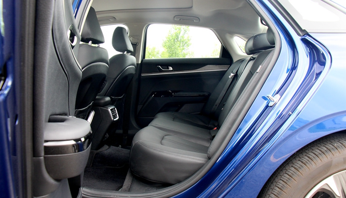 起亚K5首试:重振韩风!“欧巴”的回归反击战 起亚K5首试:重振韩风!“欧巴”的回归反击战