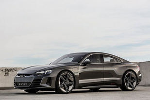 与保时捷Taycan同平台，奥迪旗舰车型e-tron GT谍照曝光